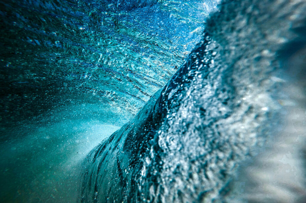 Wave from beneath. Jeremy Bishop | Unsplash