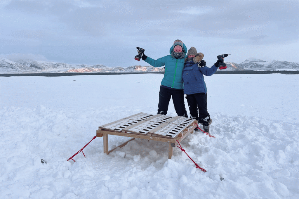 Professor Pennie Lindeque and Dr Rachel Coppock setting up the experiment in Svalbard
